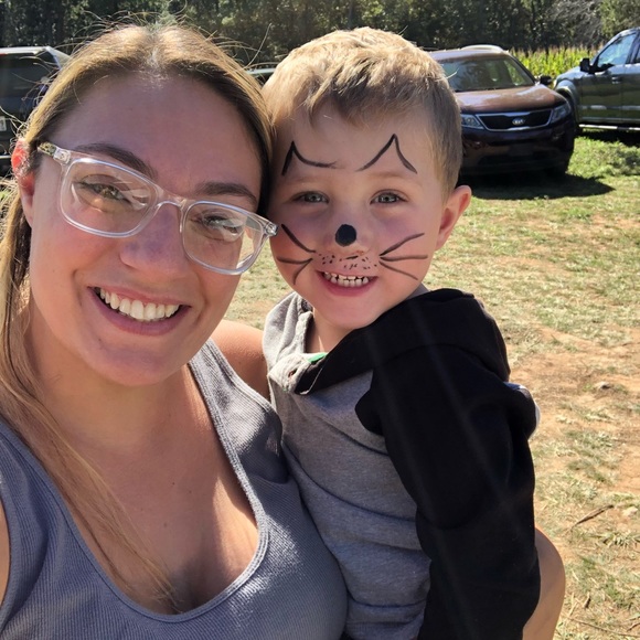 Meet your Posher, Marissa - Picture 2 of 7